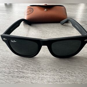 Ray-Ban Classic Black Sunglasses with Brown Case